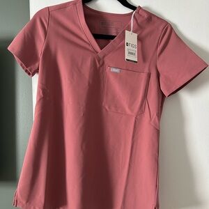 Figs Women's Mauve Short Sleeve V-Neck Top